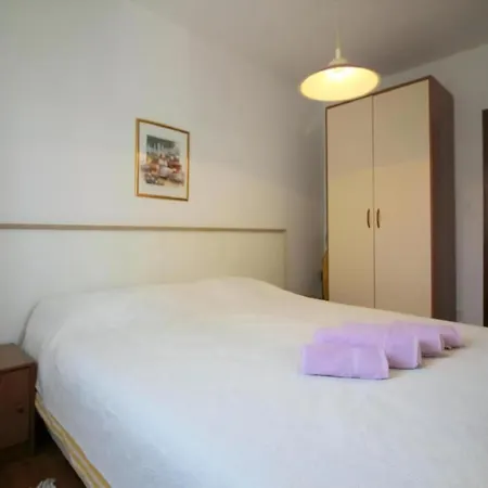 Livija Maj Mit Garten Und Terrasse ポレッチ