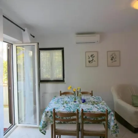 Apartamento Livija Maj Mit Garten Und Terrasse