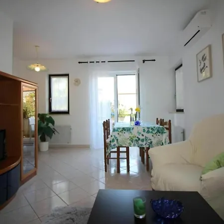Apartamento Livija Maj Mit Garten Und Terrasse Poreč