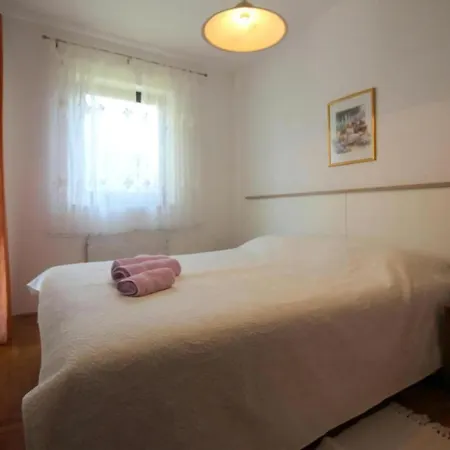 Livija Maj Mit Garten Und Terrasse Apartamento