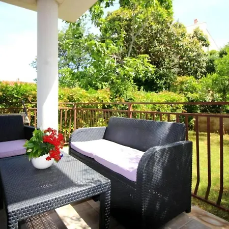 Livija Maj Mit Garten Und Terrasse
